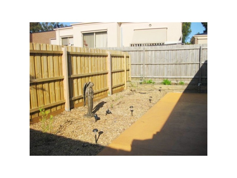 2/15 Brunnings Road, Carrum Downs VIC 3201