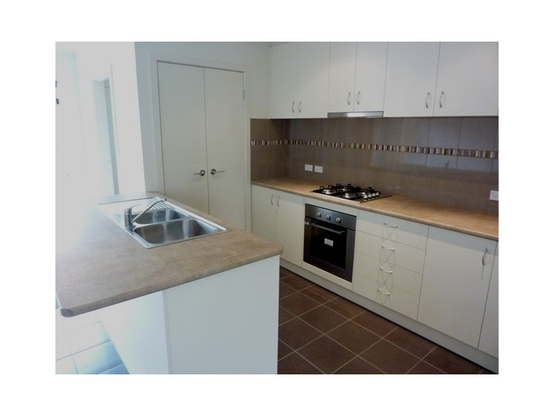 8A Parer Street, Frankston VIC 3199