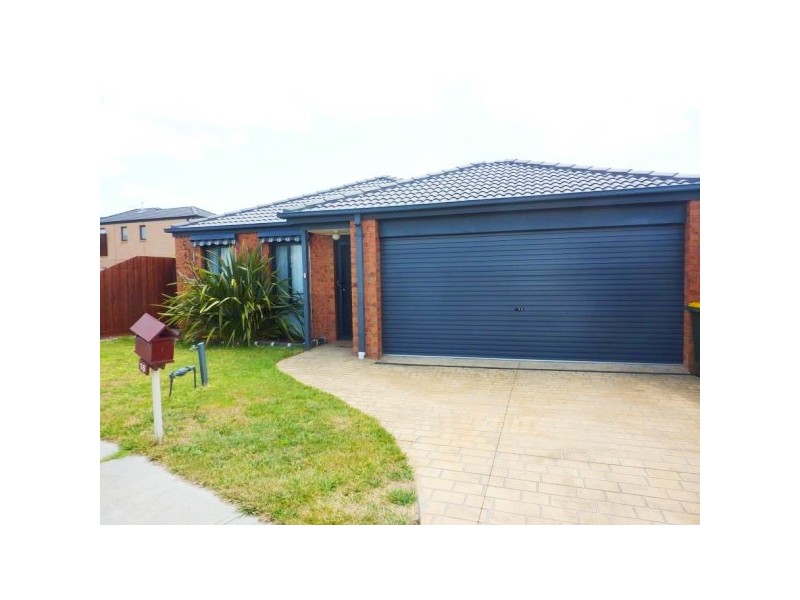 16  Mina Court, Carrum Downs VIC 3201