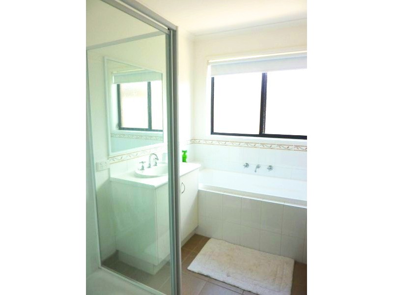 16  Mina Court, Carrum Downs VIC 3201