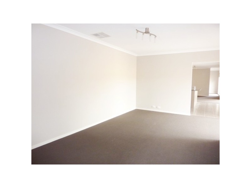 7 Tarcoola Way, Sandhurst VIC 3977