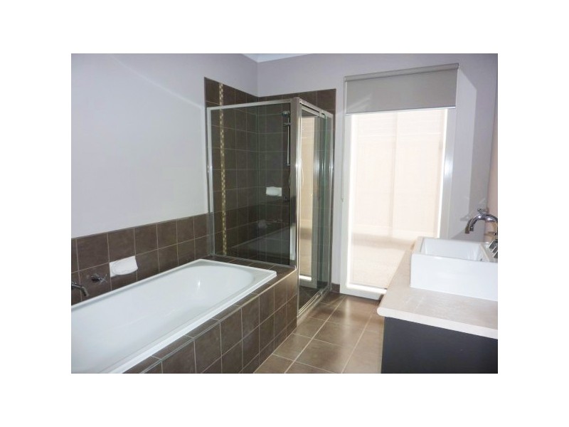 7 Tarcoola Way, Sandhurst VIC 3977