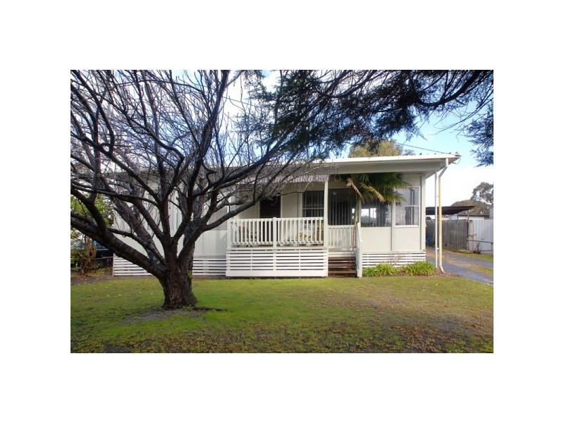 68 Forest Drive, Frankston North VIC 3200