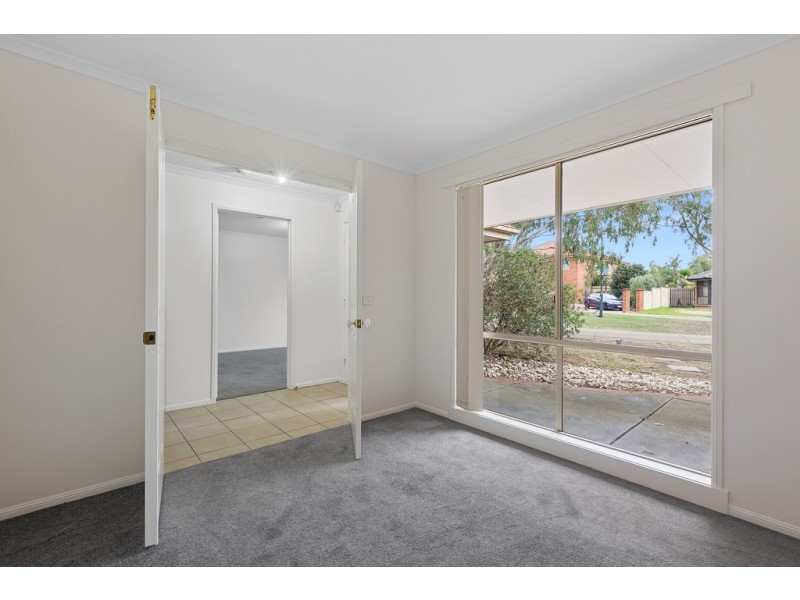 25 Natisone Place, Skye VIC 3977