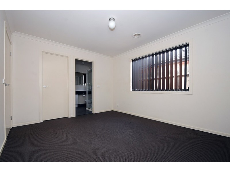 10 Lewin Street, Carrum Downs VIC 3201