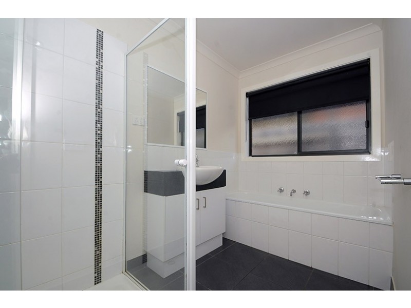 10 Lewin Street, Carrum Downs VIC 3201