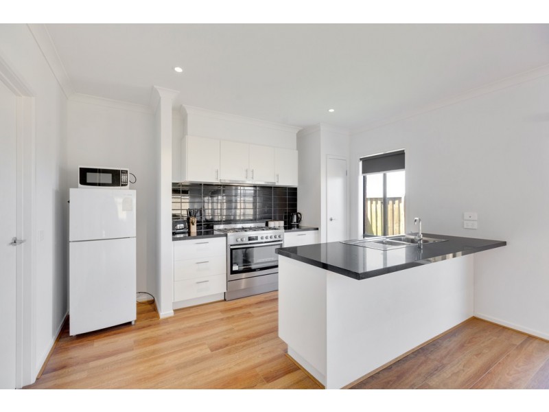 14 Romulus Crescent, Cranbourne West VIC 3977