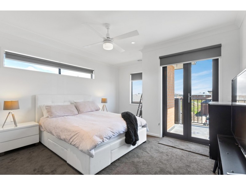 14 Romulus Crescent, Cranbourne West VIC 3977