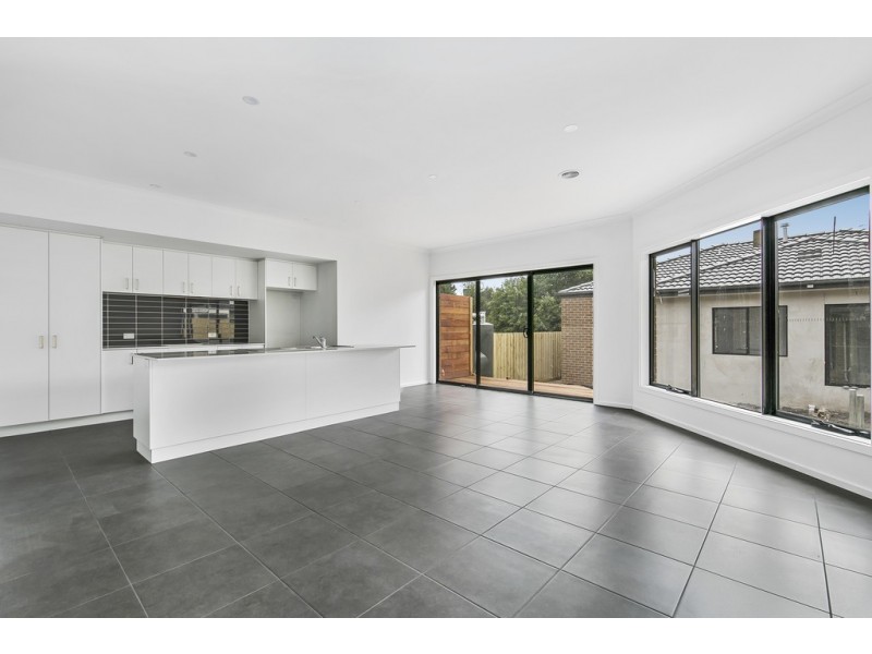 3/87 Edward Street, Langwarrin VIC 3910