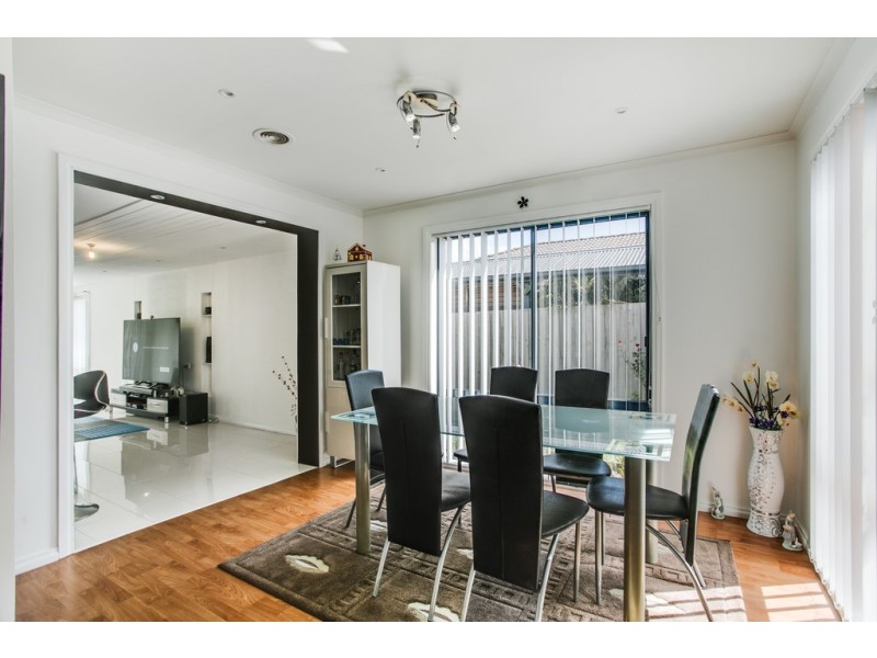 17 Chardonnay Drive, Skye VIC 3977