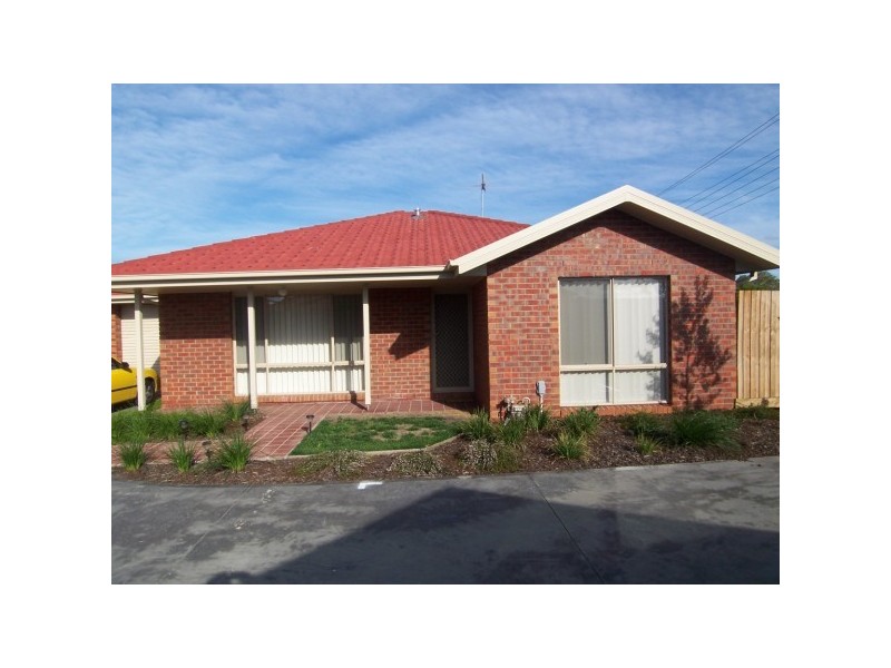 2/11 Coco Parade, Skye VIC 3977