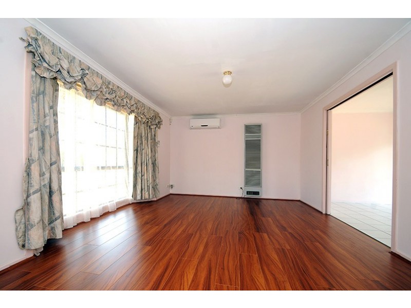 42 Whimbrel Crescent, Carrum Downs VIC 3201