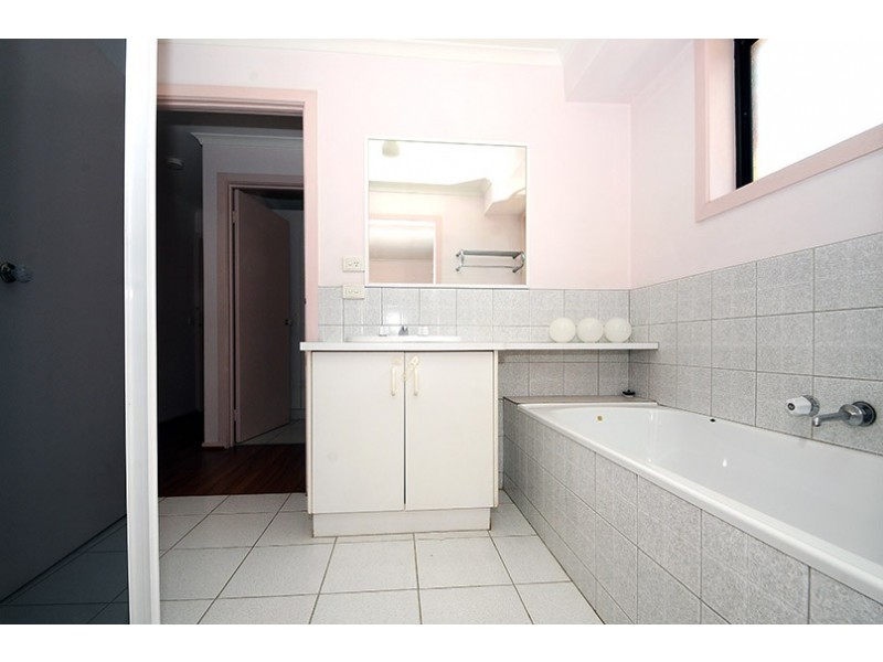 42 Whimbrel Crescent, Carrum Downs VIC 3201