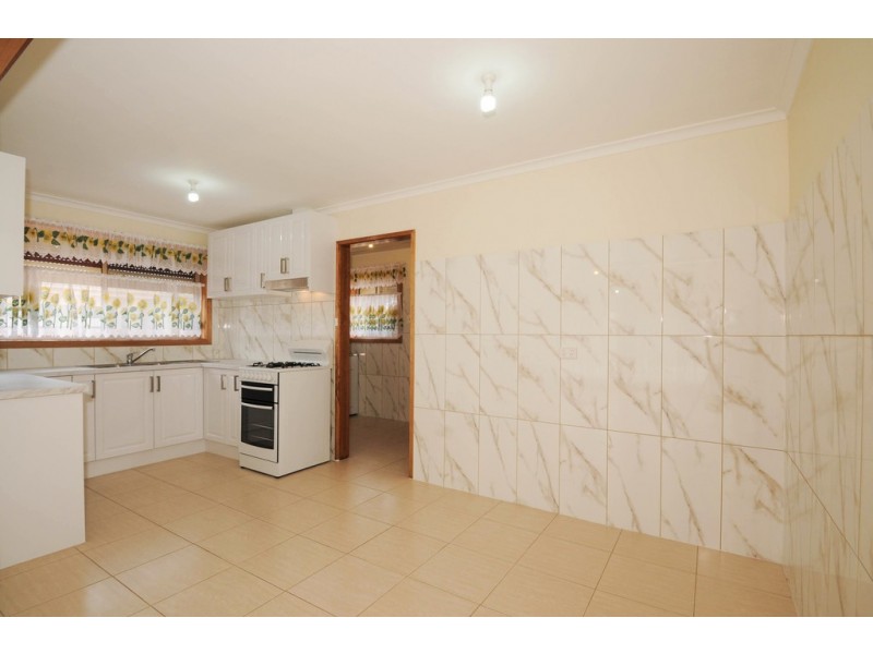 17 Excelsior Drive, Frankston North VIC 3200