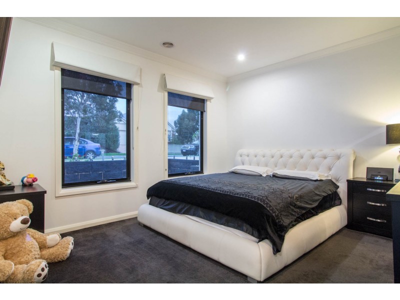 12 Villella Drive, Pakenham VIC 3810