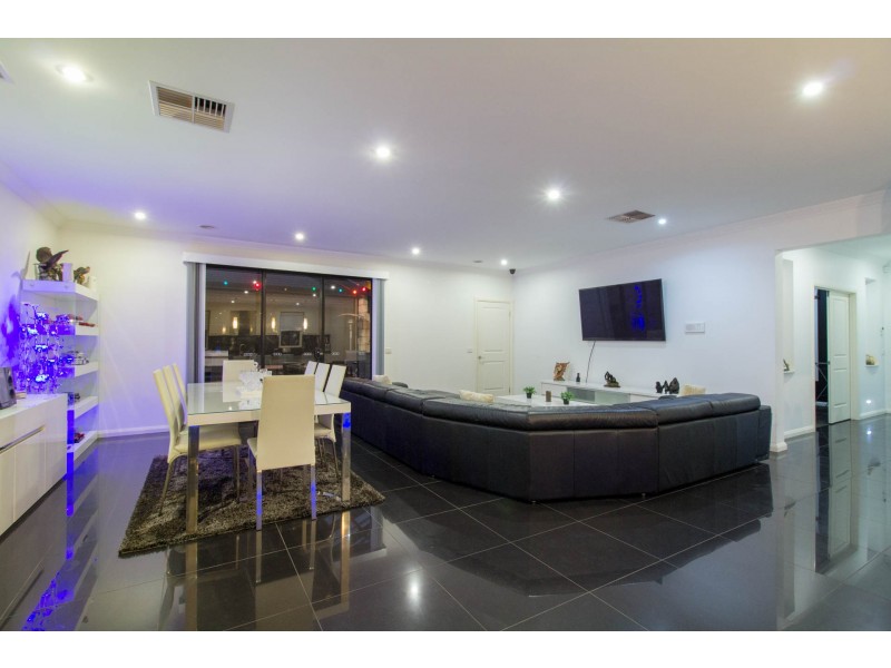 12 Villella Drive, Pakenham VIC 3810