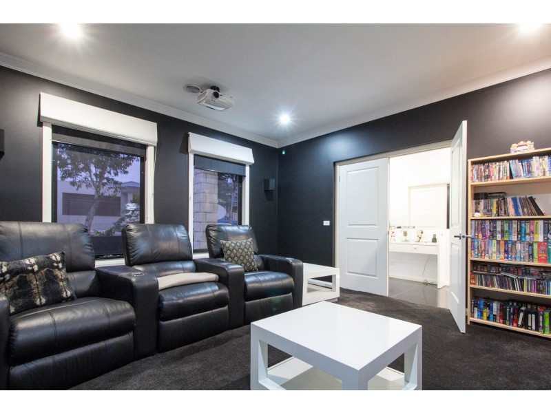 12 Villella Drive, Pakenham VIC 3810