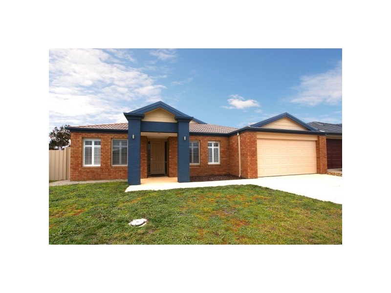 38 Clifton Grove, Carrum Downs VIC 3201