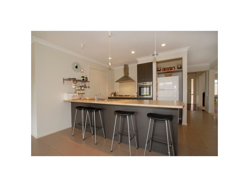 38 Clifton Grove, Carrum Downs VIC 3201