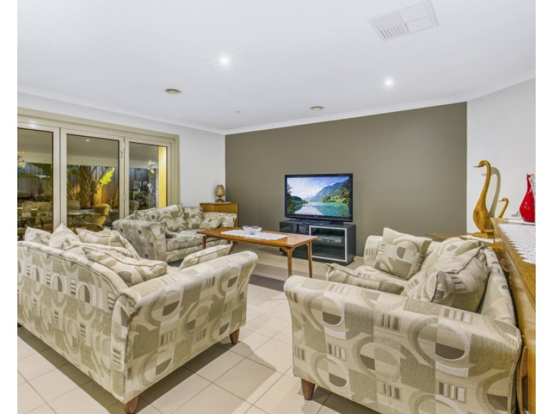 24 Diamond Parade, Skye VIC 3977