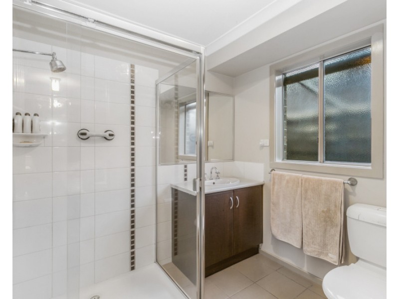 24 Diamond Parade, Skye VIC 3977