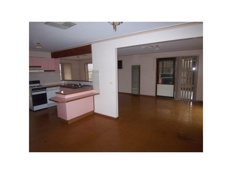 8 Arcadia Street, Carrum Downs VIC 3201