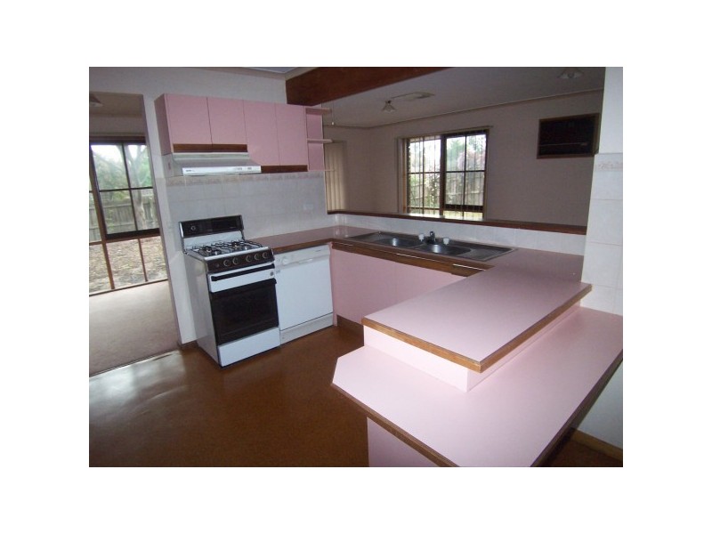 8 Arcadia Street, Carrum Downs VIC 3201