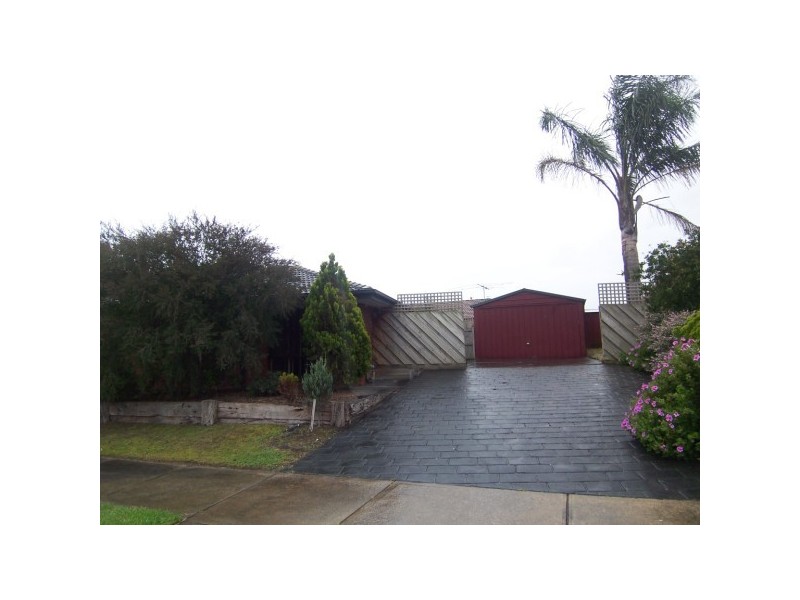 8 Arcadia Street, Carrum Downs VIC 3201