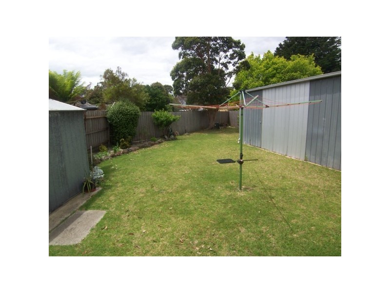 1 Lindsay Street, Frankston North VIC 3200