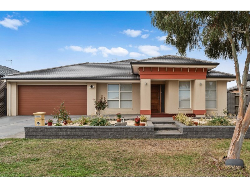 19 Eden Avenue, Skye VIC 3977