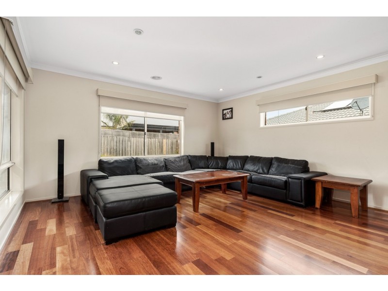 19 Eden Avenue, Skye VIC 3977