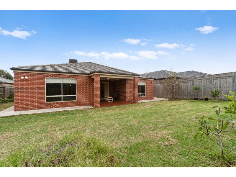 19 Eden Avenue, Skye VIC 3977