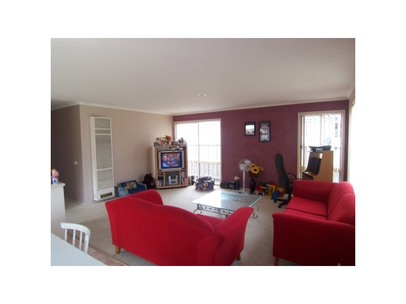 69 Greenwood Drive, Carrum Downs VIC 3201