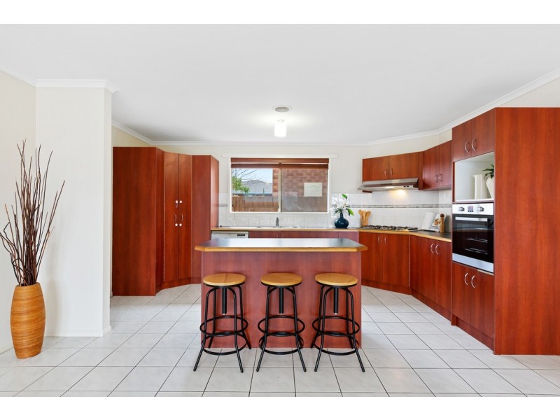 18 Esta Court, Carrum Downs VIC 3201