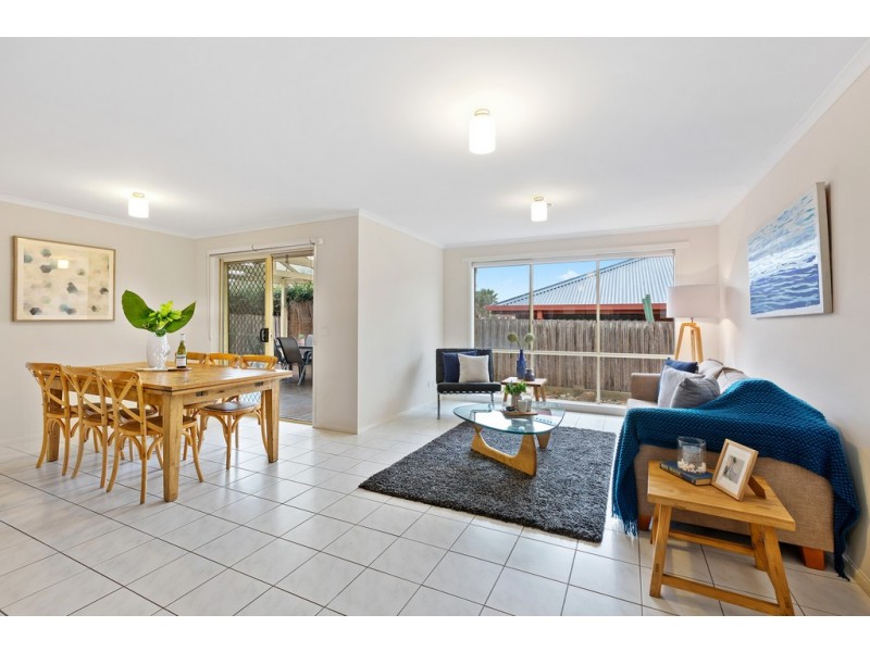 18 Esta Court, Carrum Downs VIC 3201