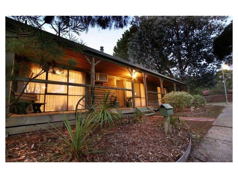 16 Moorhen Crescent, Carrum Downs VIC 3201