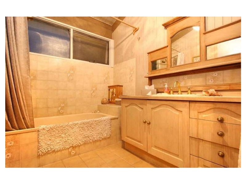 16 Moorhen Crescent, Carrum Downs VIC 3201