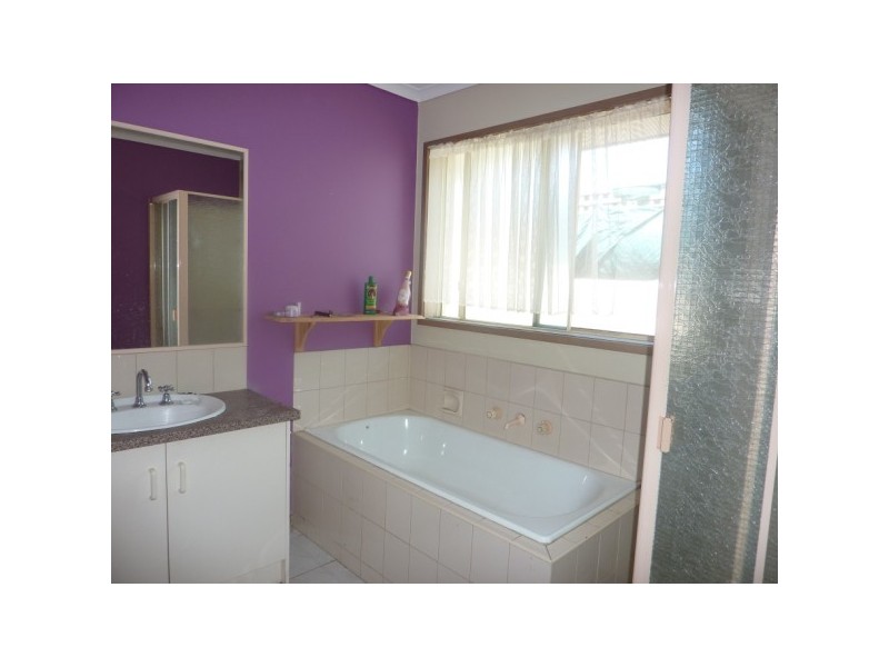 25 Fernwren Place, Carrum Downs VIC 3201