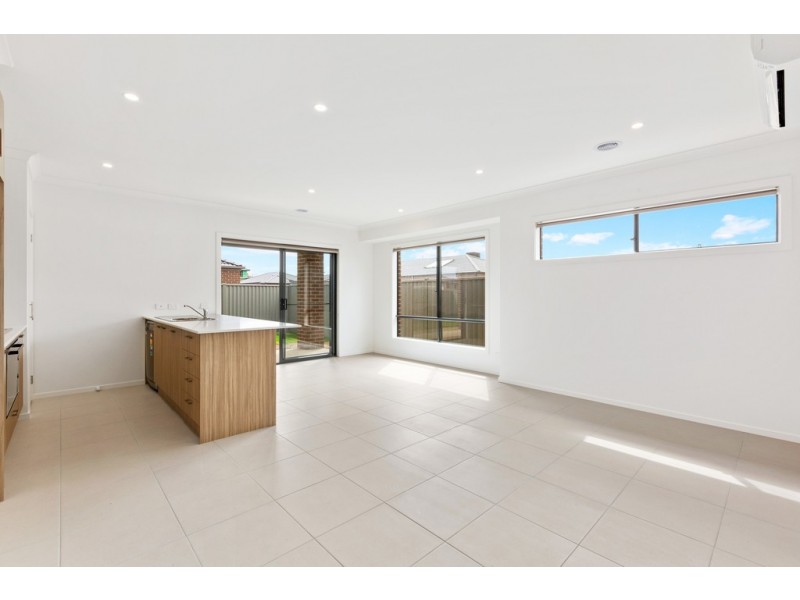 22 Frost Street, Carrum Downs VIC 3201