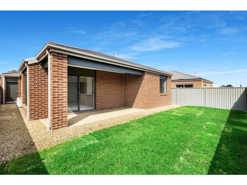 22 Frost Street, Carrum Downs VIC 3201