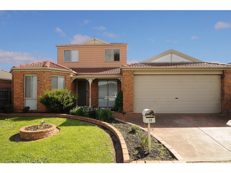 13 Clifton Grove, Carrum Downs VIC 3201
