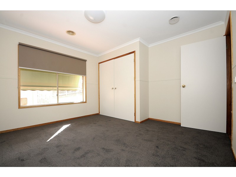 13 Clifton Grove, Carrum Downs VIC 3201