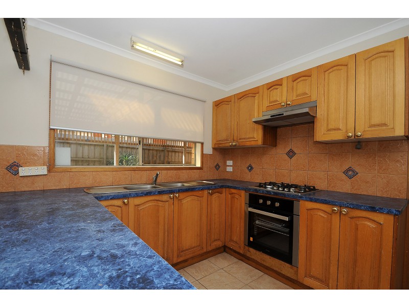 13 Clifton Grove, Carrum Downs VIC 3201