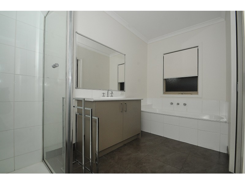 10/20 Robin Drive, Carrum Downs VIC 3201