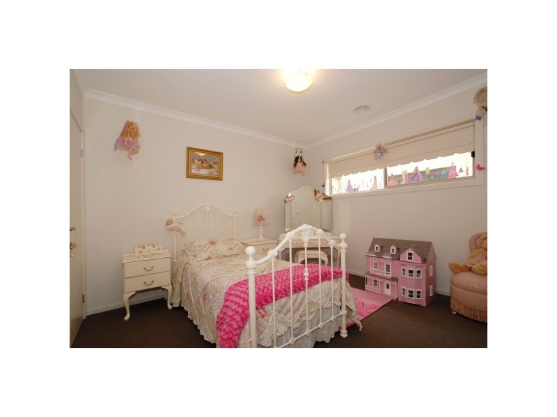 5 Lakeside Drive, Sandhurst VIC 3977