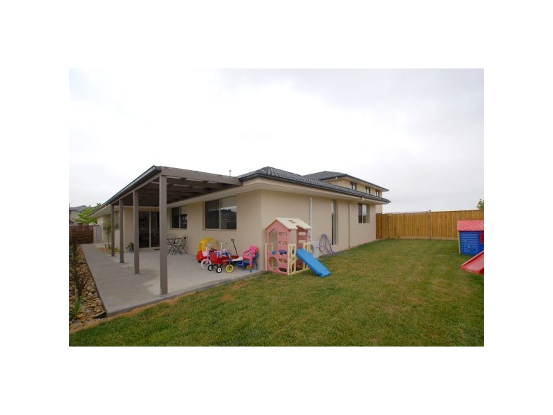 5 Lakeside Drive, Sandhurst VIC 3977