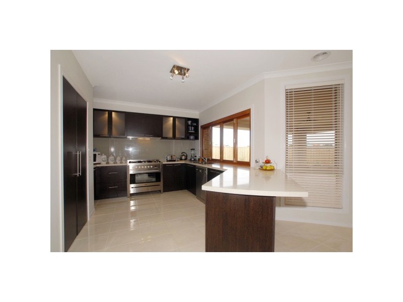 31 Lakeside Drive, Sandhurst VIC 3977