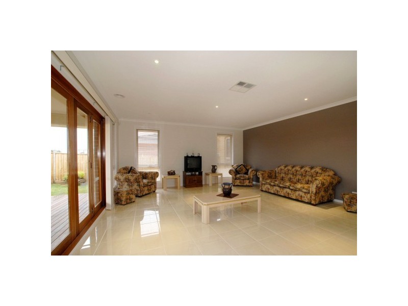 31 Lakeside Drive, Sandhurst VIC 3977