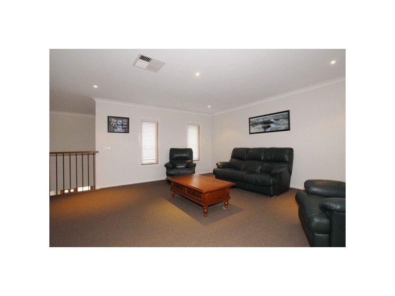 31 Lakeside Drive, Sandhurst VIC 3977