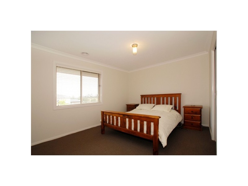 31 Lakeside Drive, Sandhurst VIC 3977